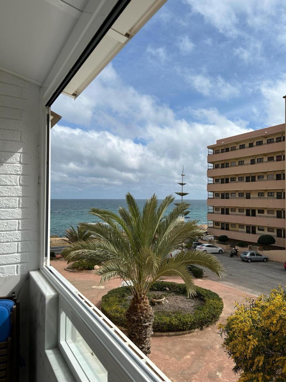 Splendido Appartamento Fronte Mare Vista Spiaggia - Prima Linea Mare Torrevieja Exterior photo