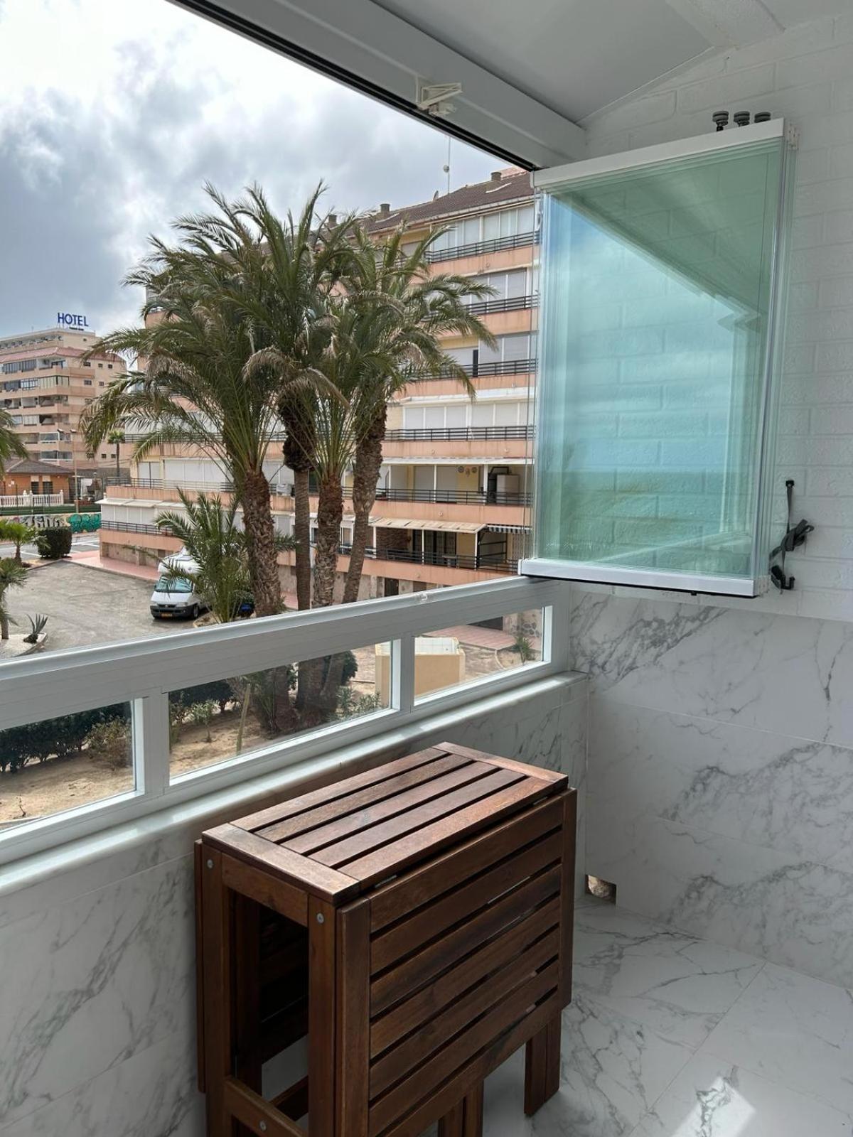 Splendido Appartamento Fronte Mare Vista Spiaggia - Prima Linea Mare Torrevieja Exterior photo
